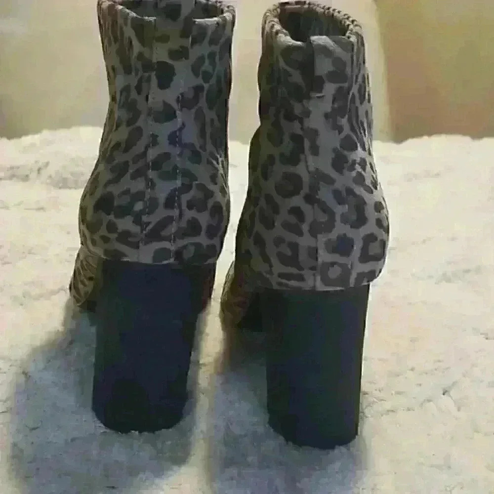 Charles by Charles David Womens Bally slip on Booties sz 7 - Picture 7 of 8